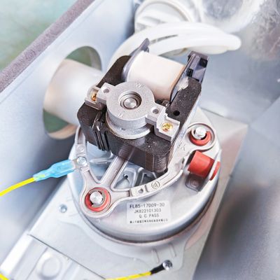 32kw muur Opgezette Intelligente de Controlemuur Hung Combi Boiler van de Gasboiler