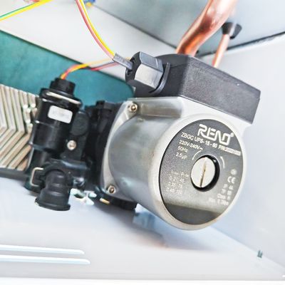 Gemaakt in van de Fabriekseuropa van China Gas van de Muurhung hot water heater ng /Lpg het Populaire zette de Dubbele Functiemuur Boiler op